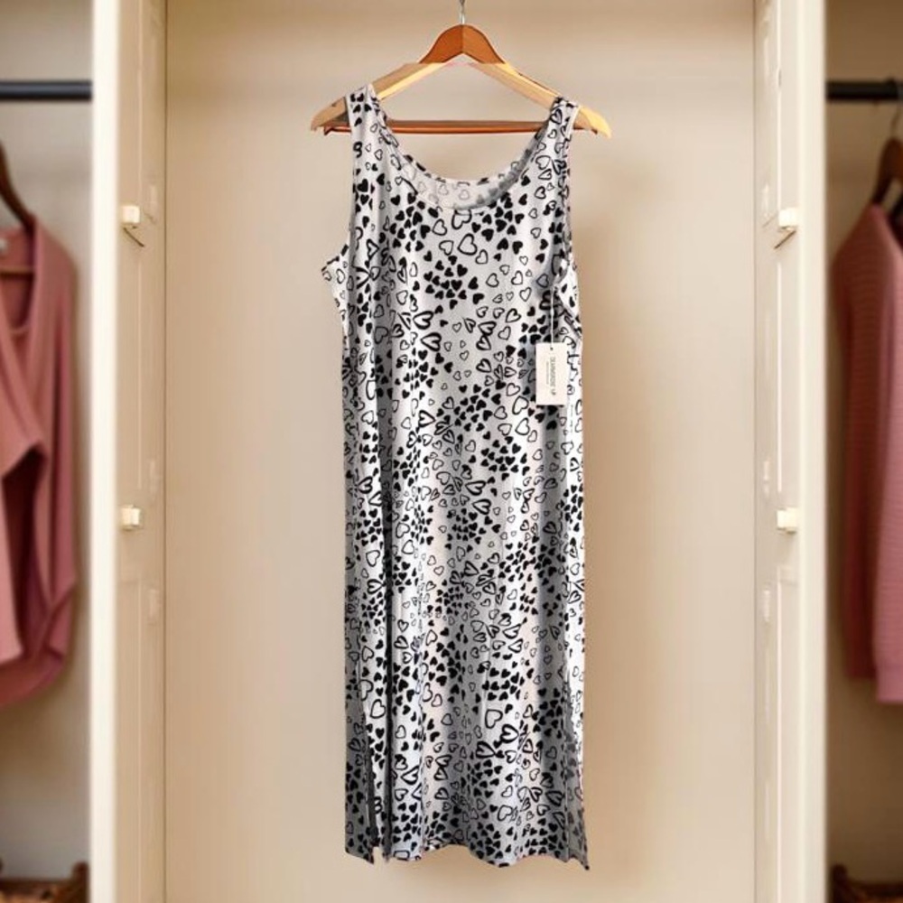 Tank dress,Maxi length,in white & black heart pattern - Picture 5 of 8